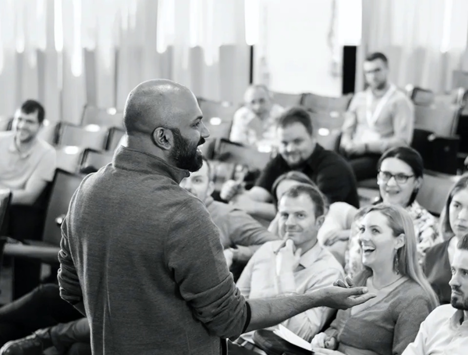 Dananjaya Hettiarachchi engaging participants