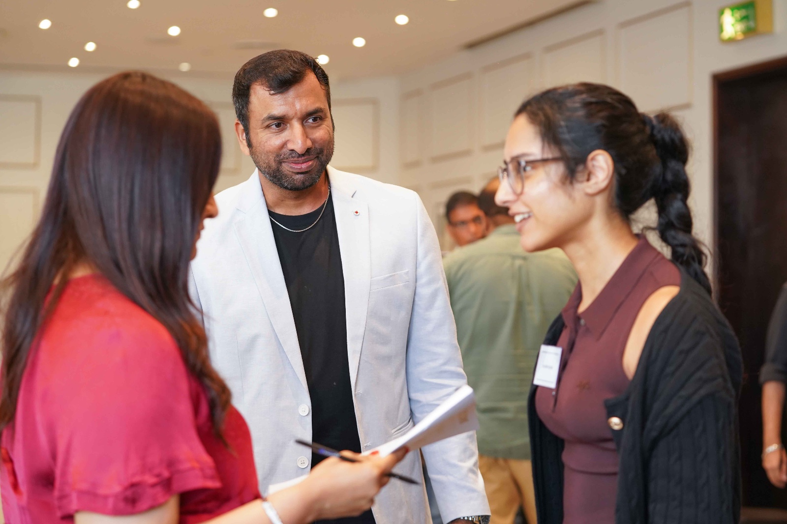 Saveen Hegde in conversation with workshop participants